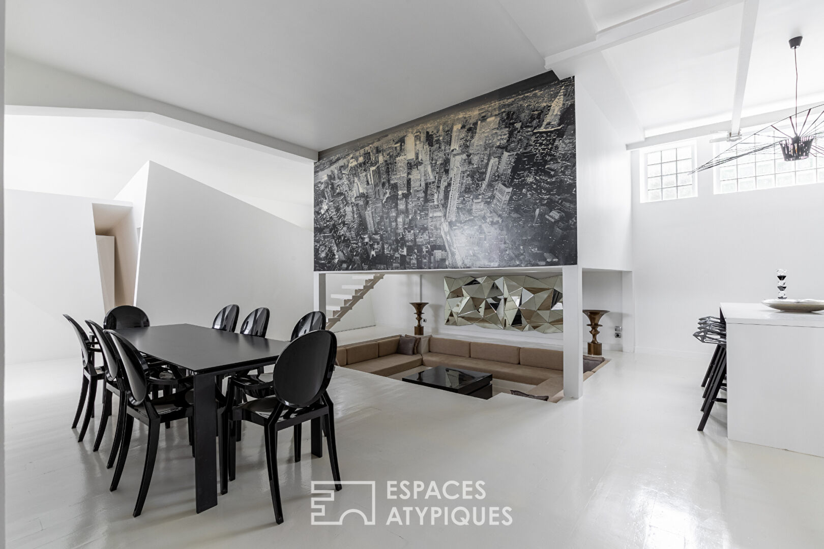 White and design loft