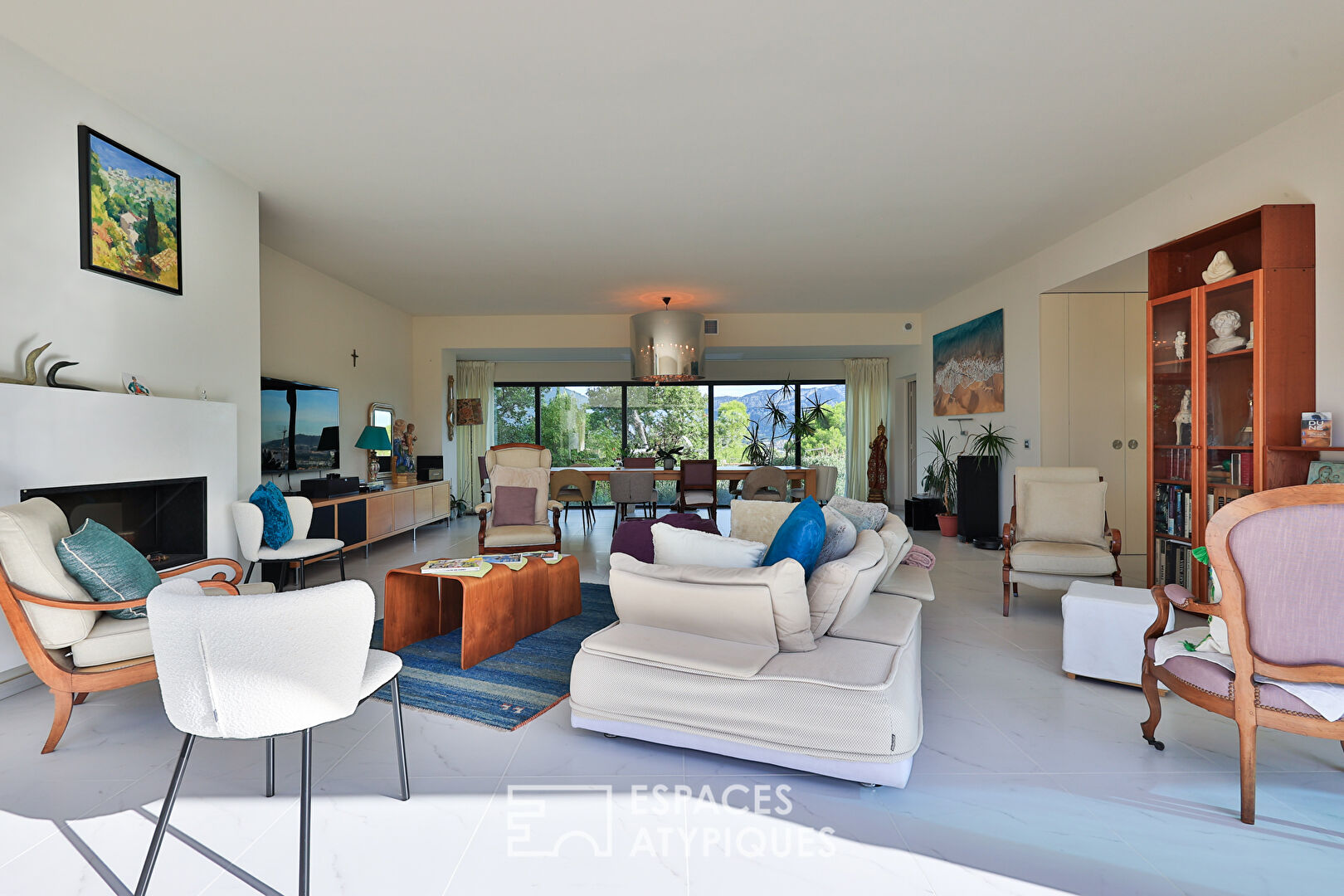 Contemporary architect villa with swimming pool