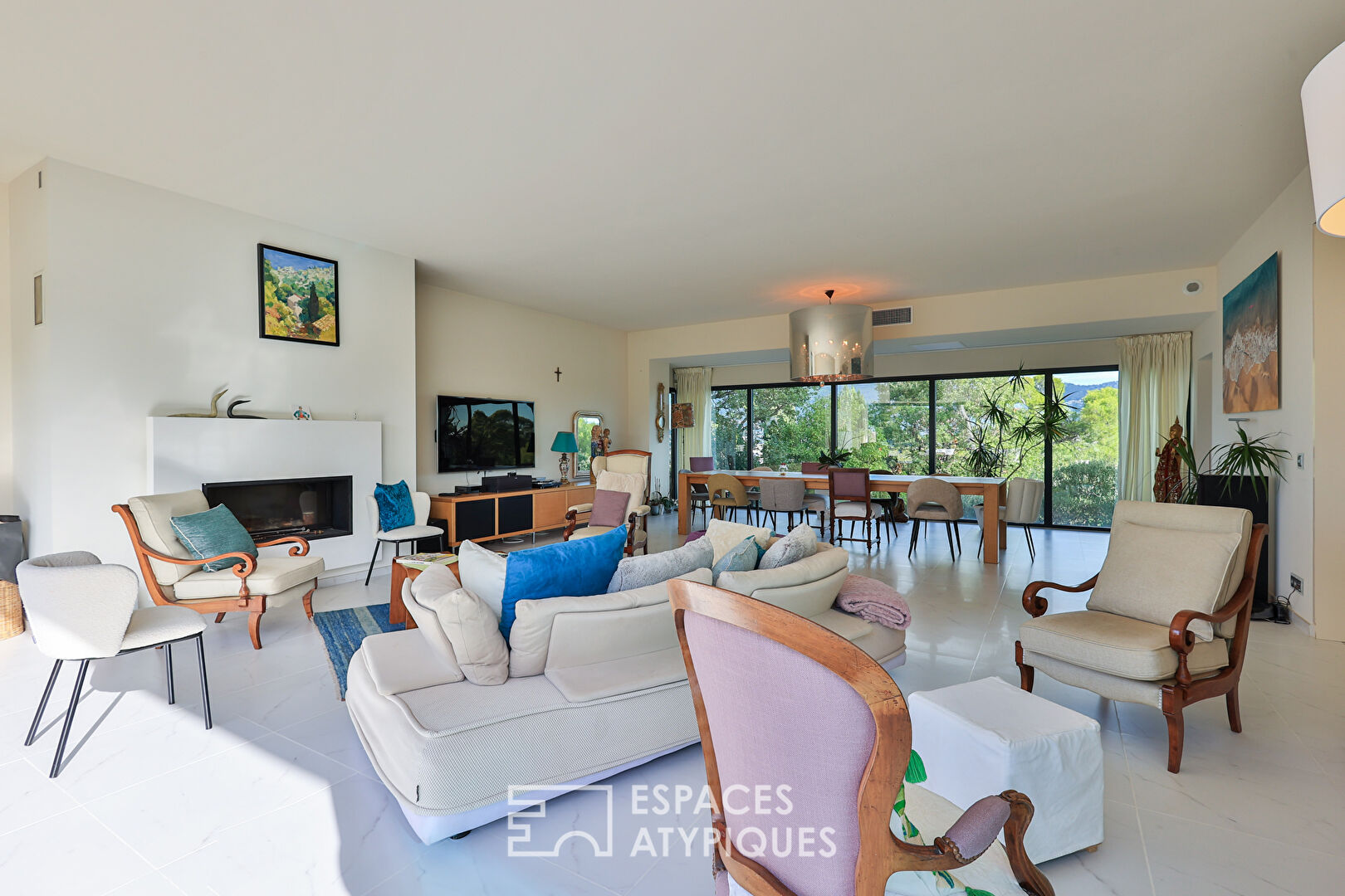 Contemporary architect villa with swimming pool