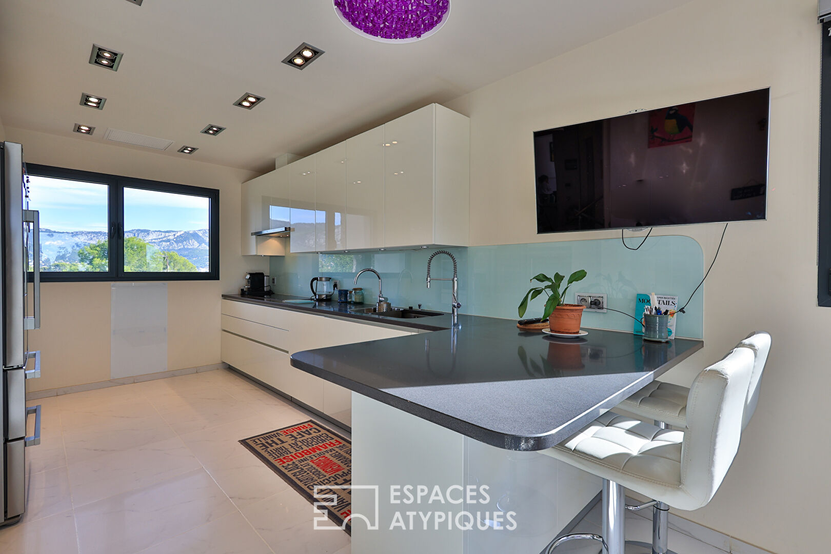 Contemporary architect villa with swimming pool