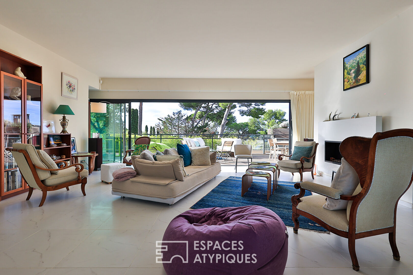 Contemporary architect villa with swimming pool