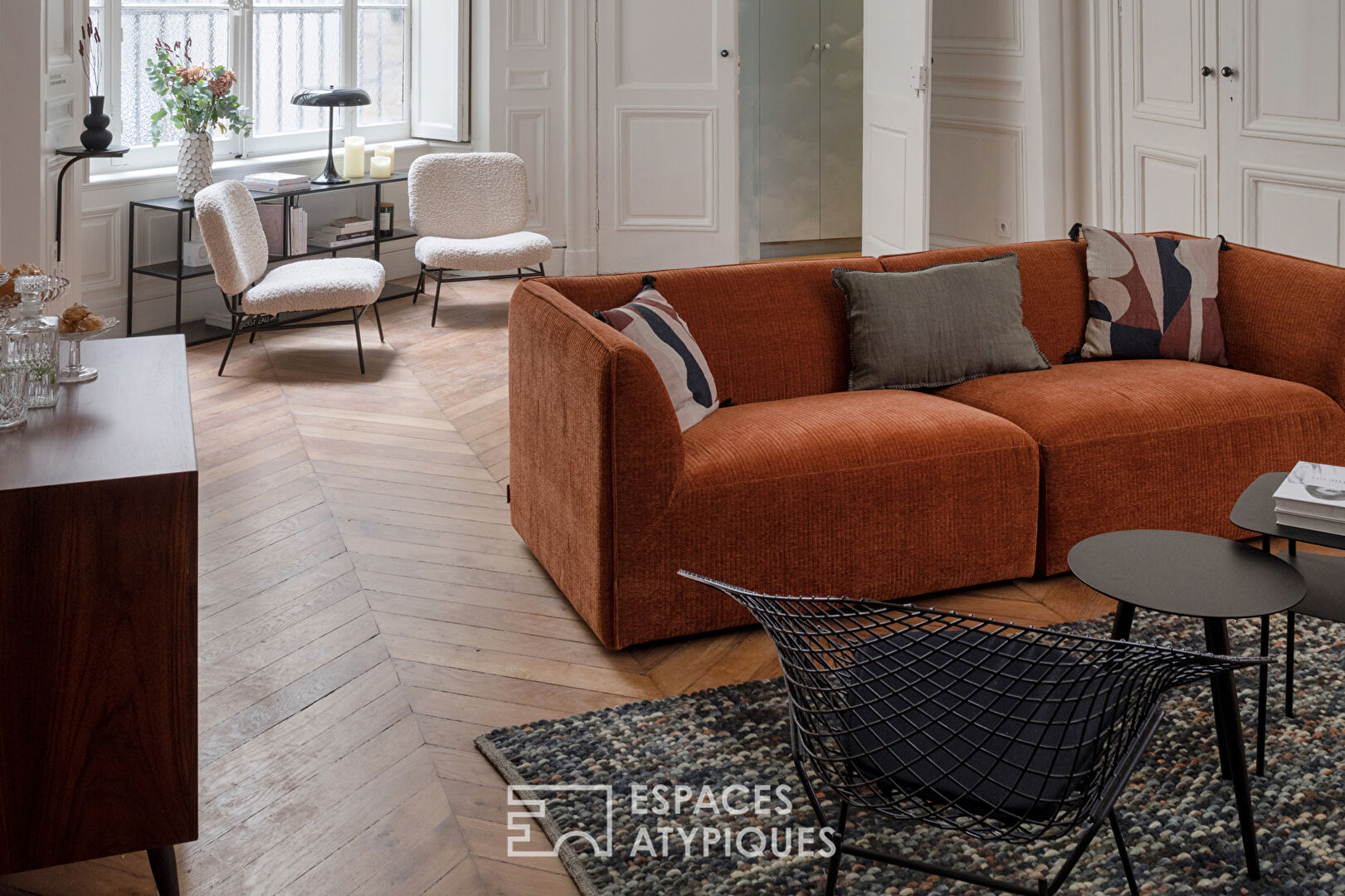 Magnificent powdered Haussmannian apartment