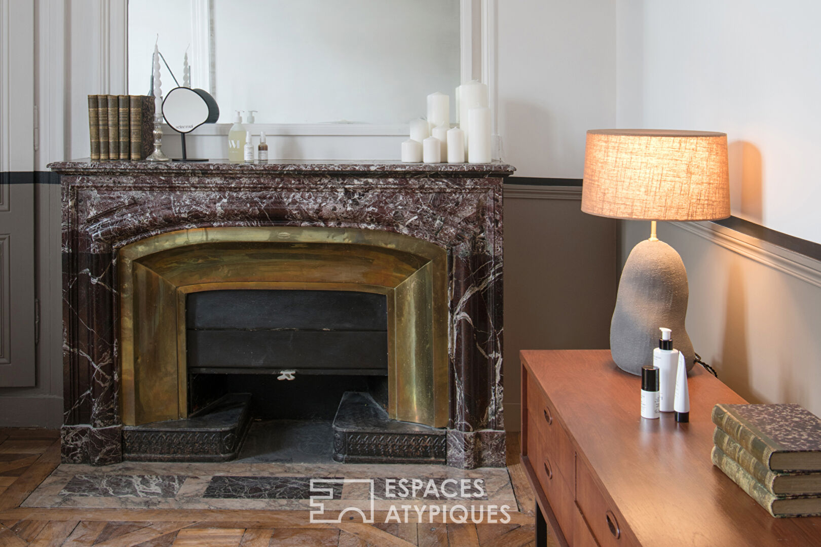 Magnificent powdered Haussmannian apartment