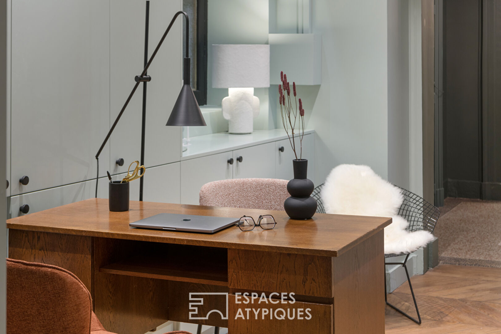 Magnificent powdered Haussmannian apartment