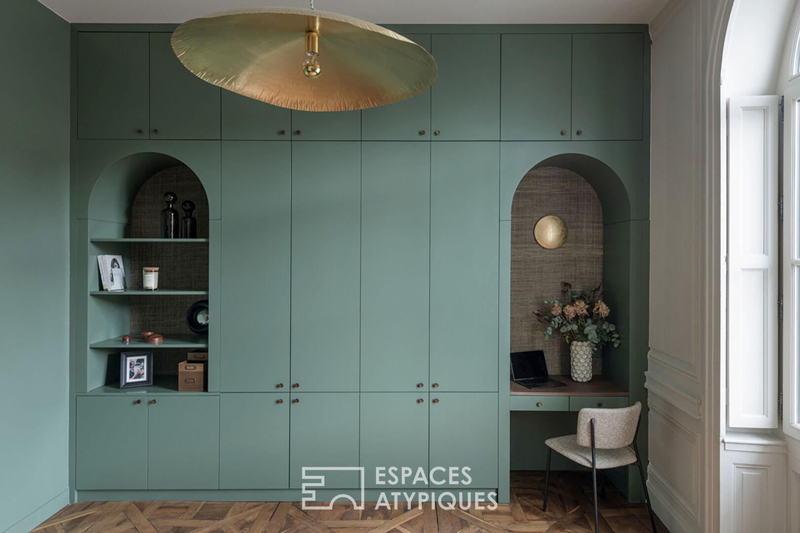 Magnificent powdered Haussmannian apartment
