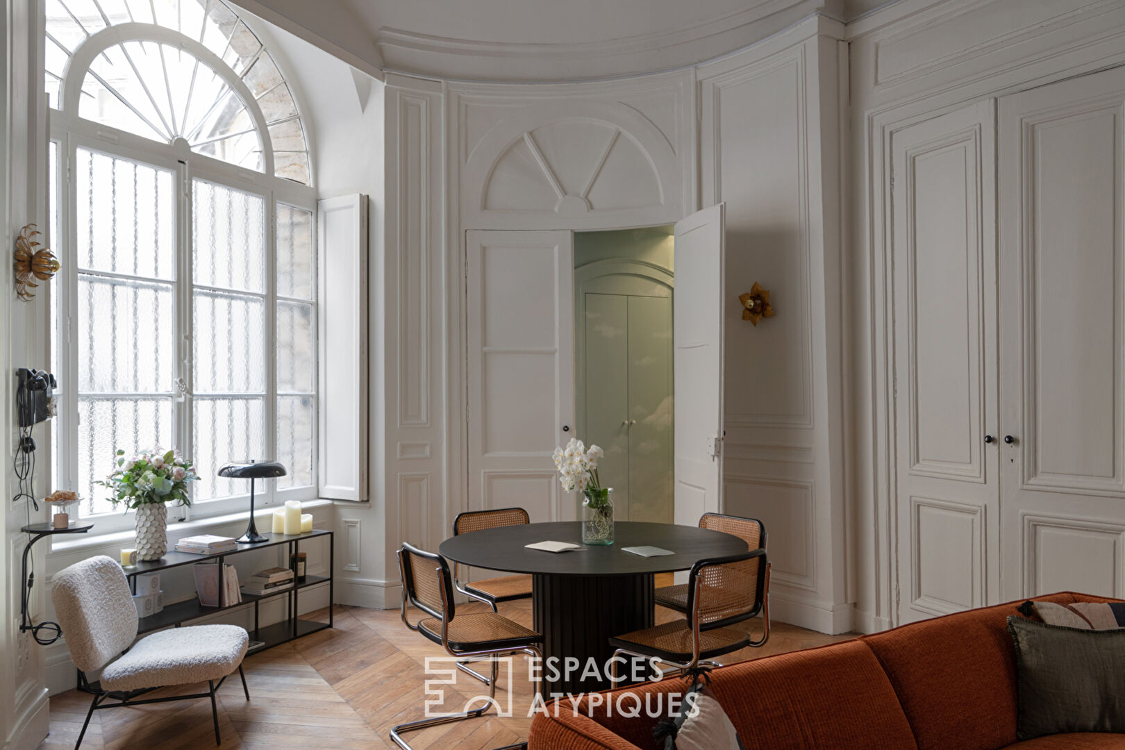 Magnifique appartement haussmannien poudré