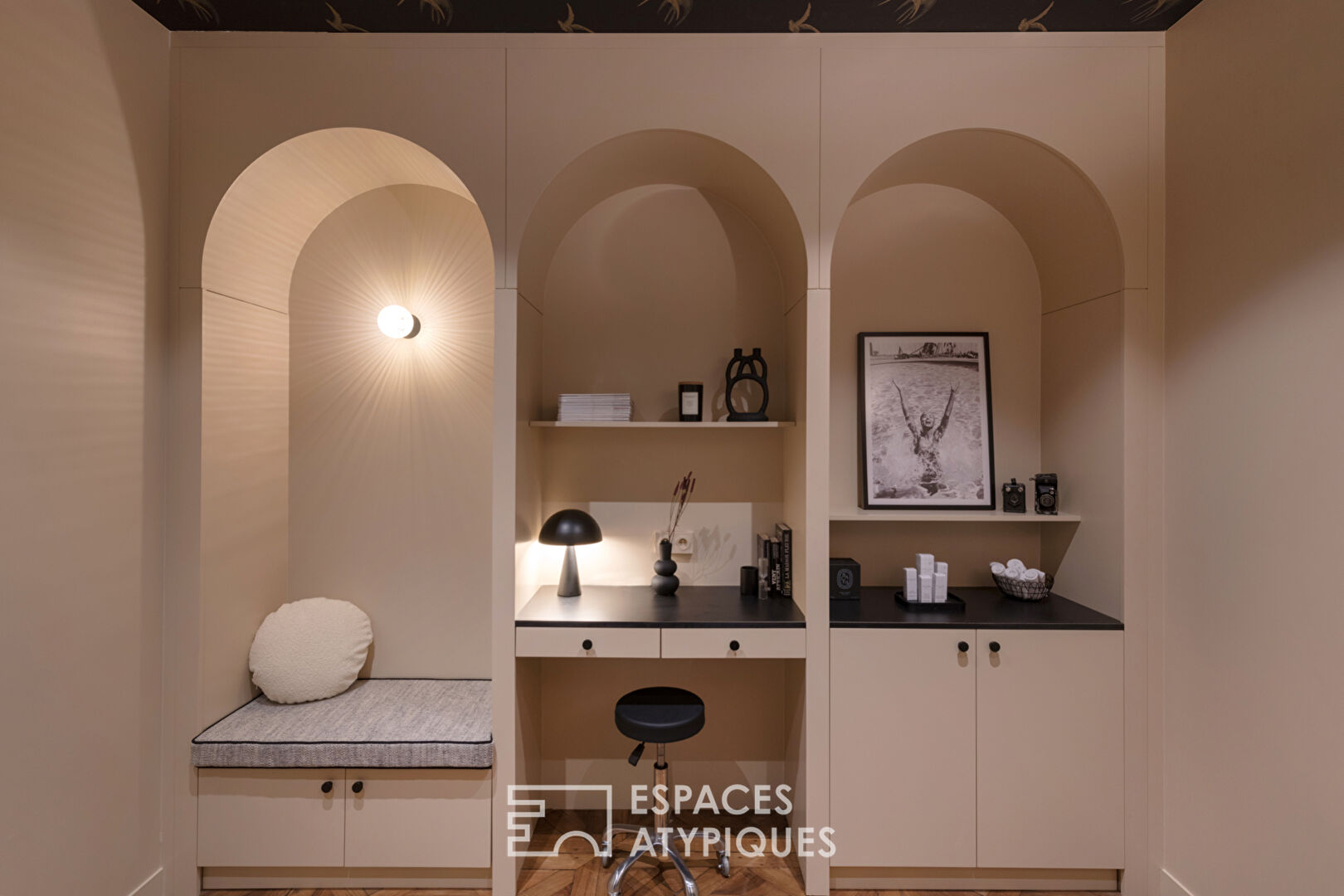 Magnificent powdered Haussmannian apartment