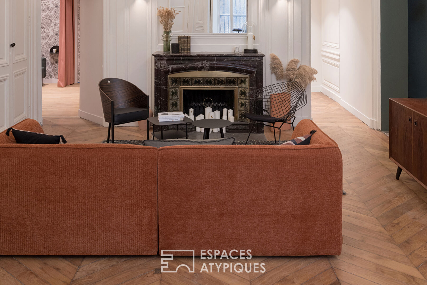 Magnificent powdered Haussmannian apartment