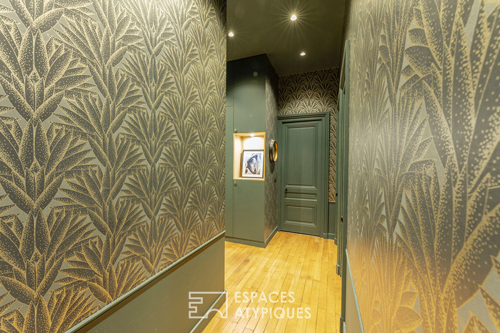 Haussmannian apartment with contemporary decoration
