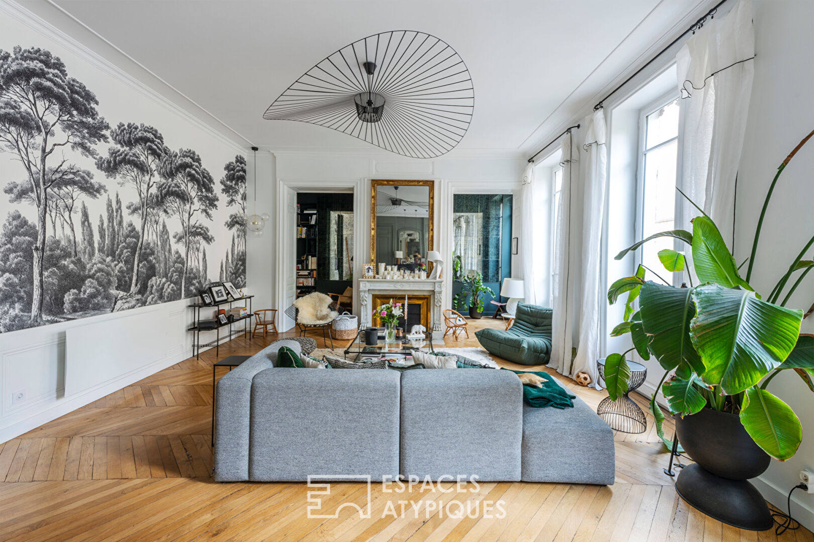 Haussmannian apartment with contemporary decoration
