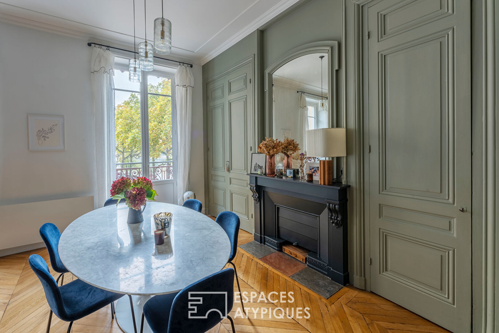 Haussmannian apartment with contemporary decoration