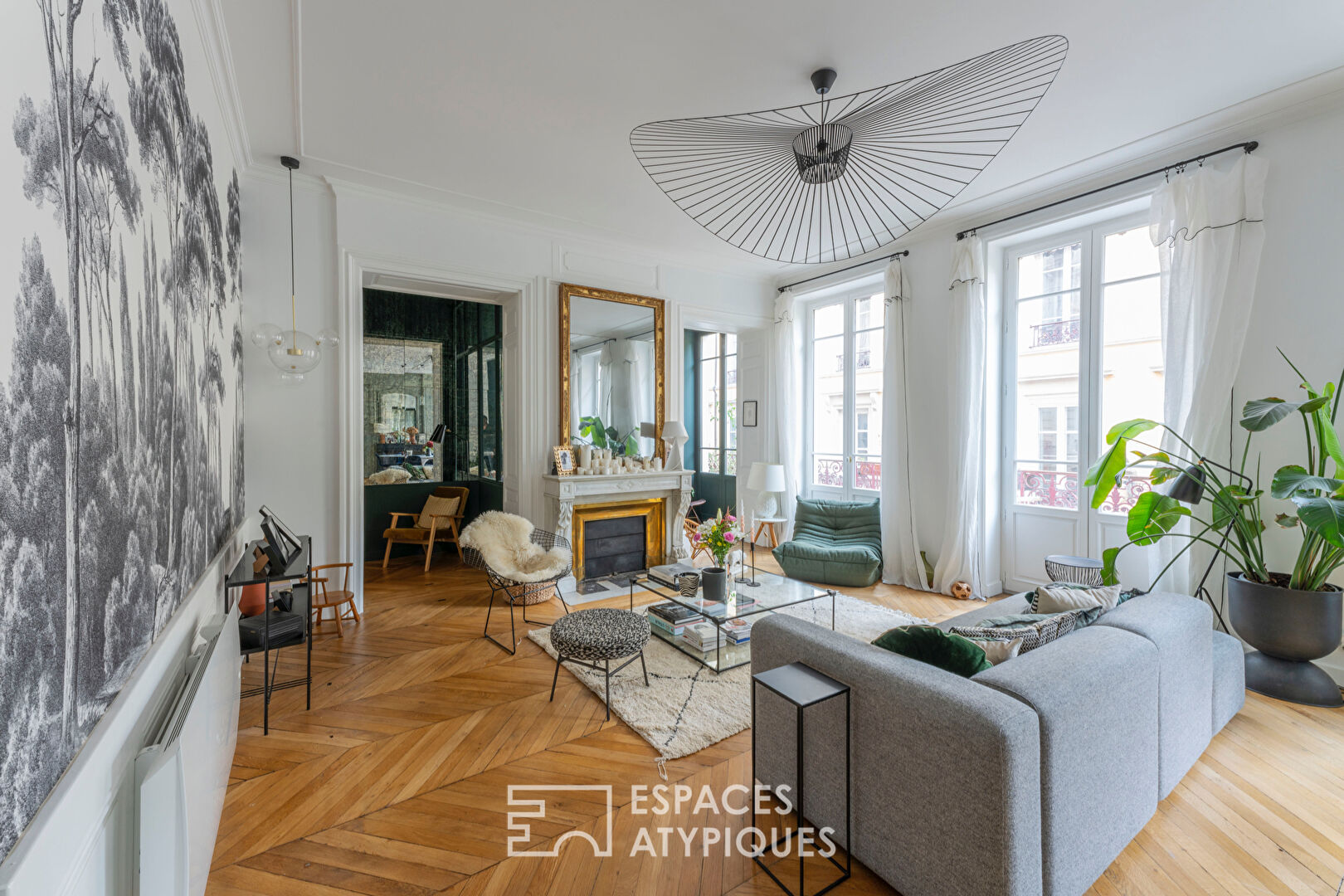 Haussmannian apartment with contemporary decoration