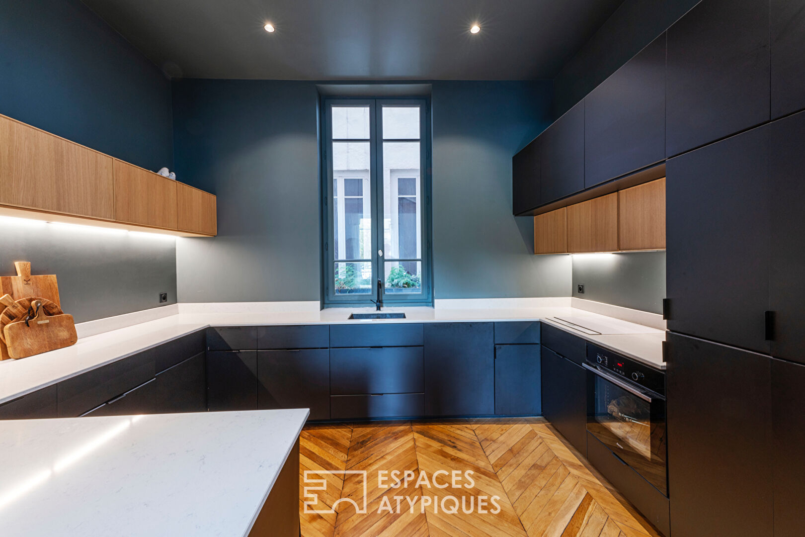 Haussmannian apartment with contemporary decoration
