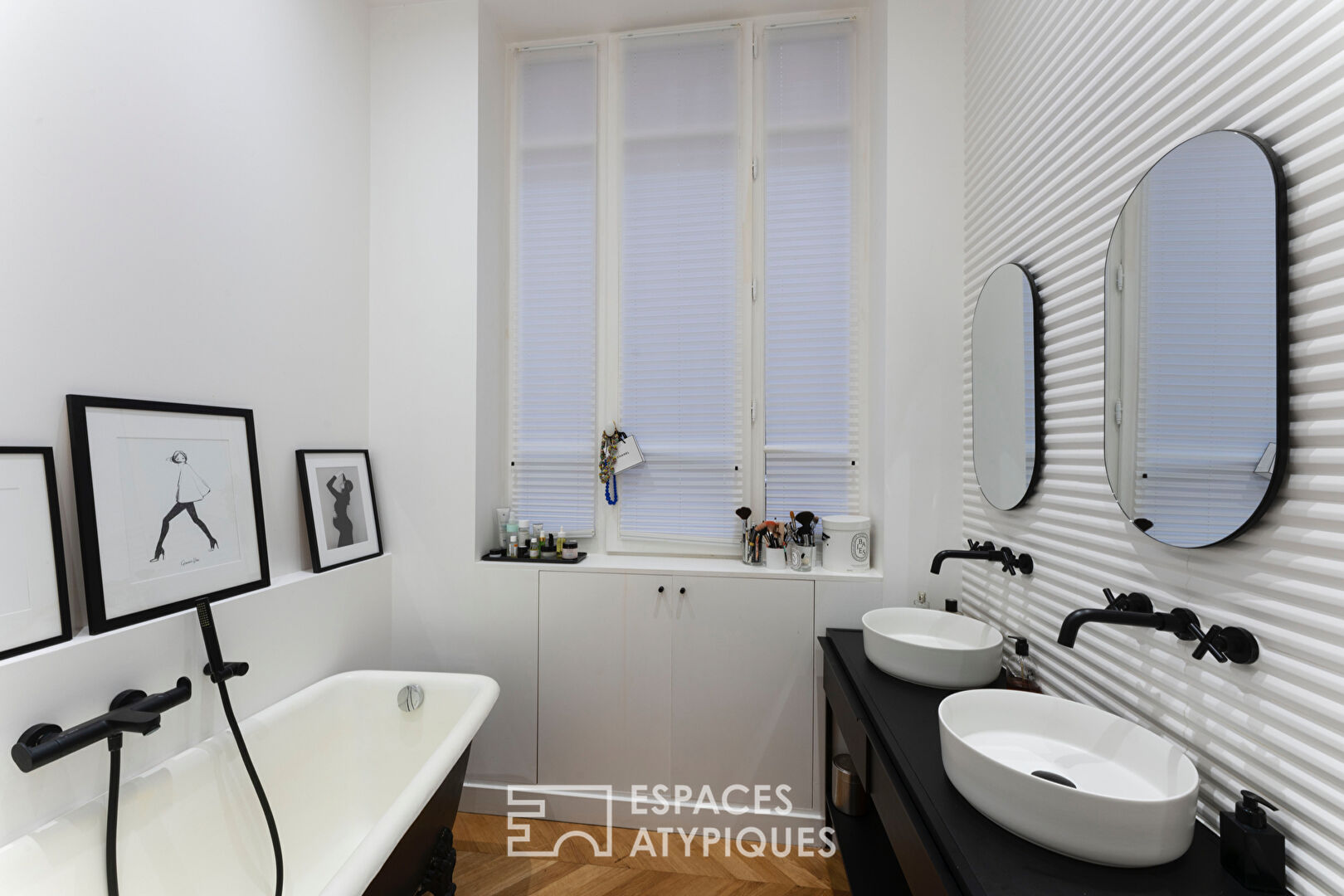 Haussmannian apartment with contemporary decoration