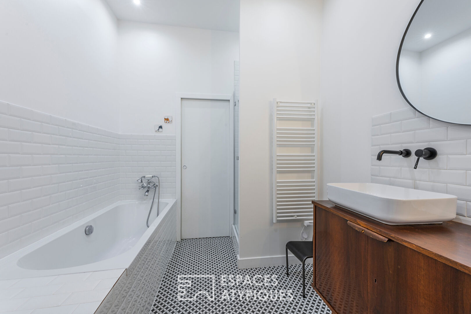 Haussmannian apartment with contemporary decoration