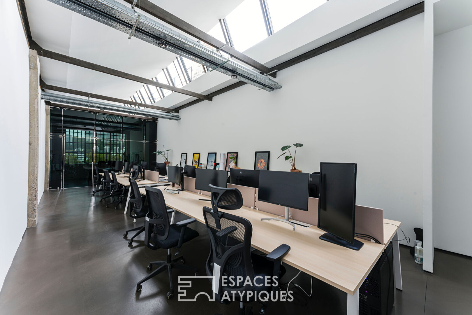 Bureaux modernes avec vue sur les quais de Saône