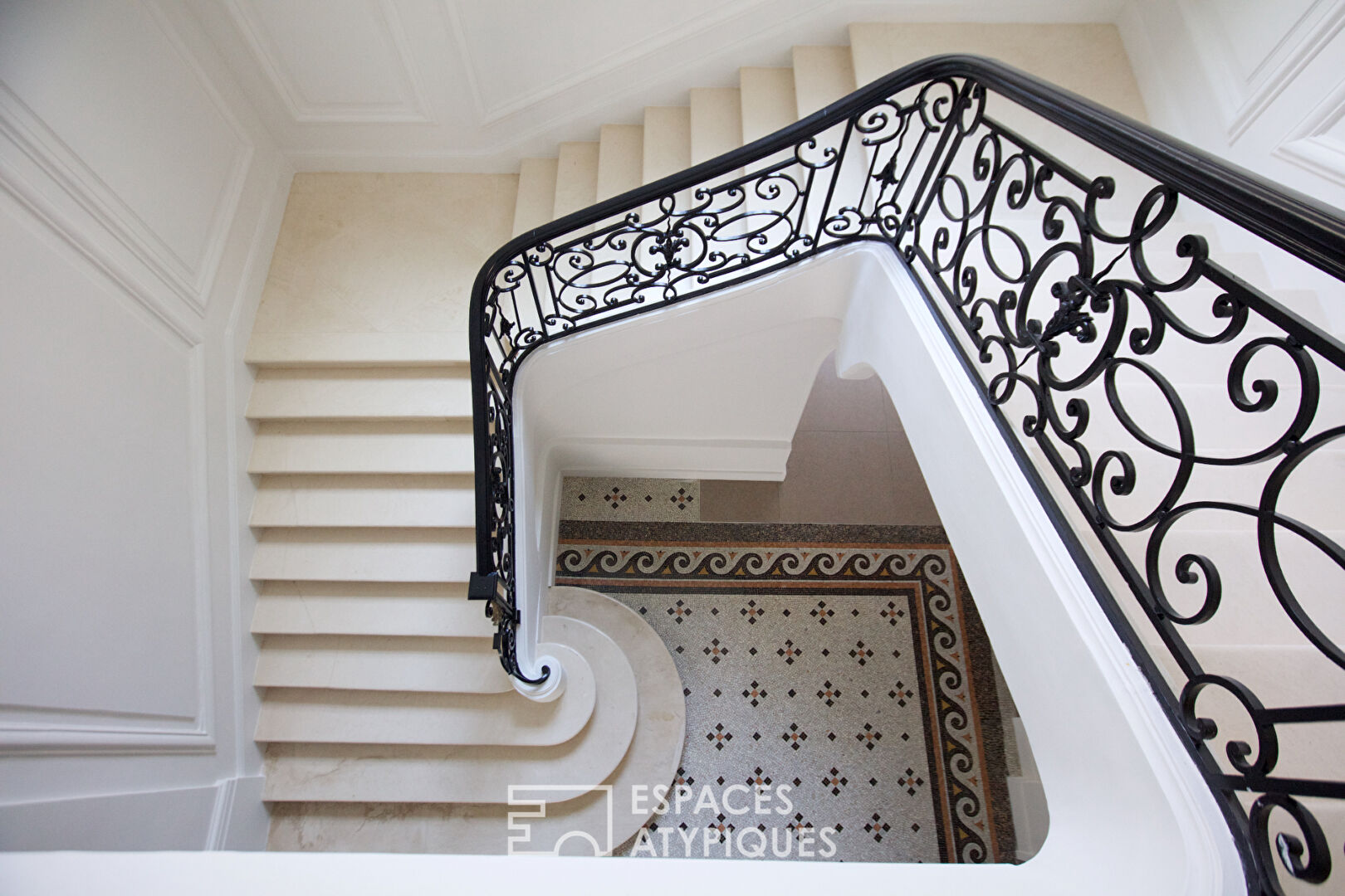 Classic and contemporary space