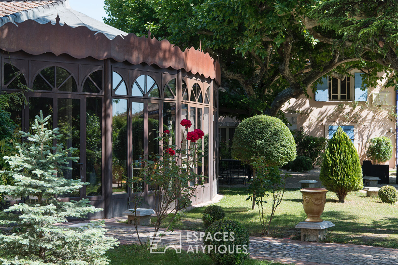 Chic bohemian hacienda with garden
