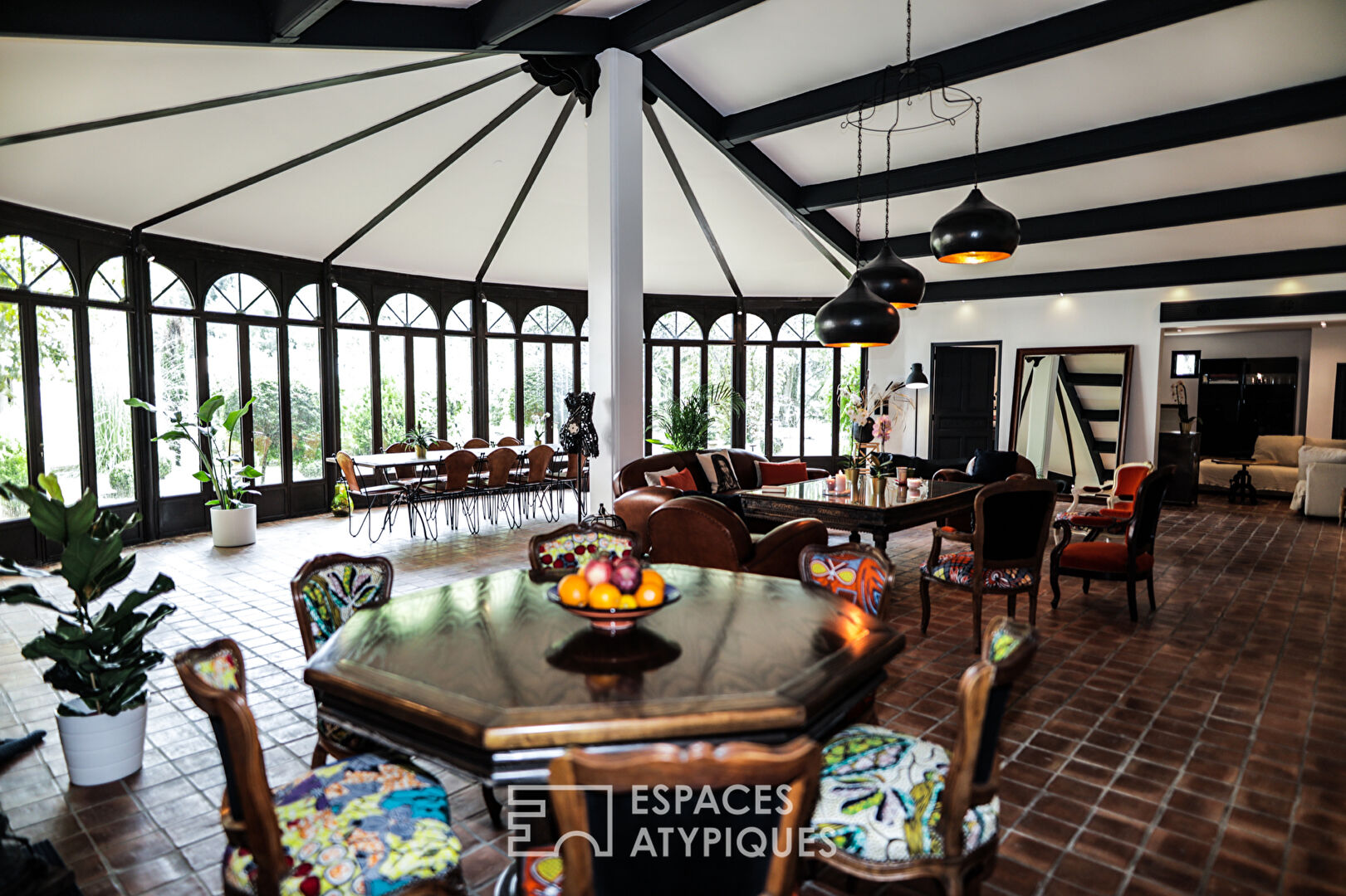 Chic bohemian hacienda with garden