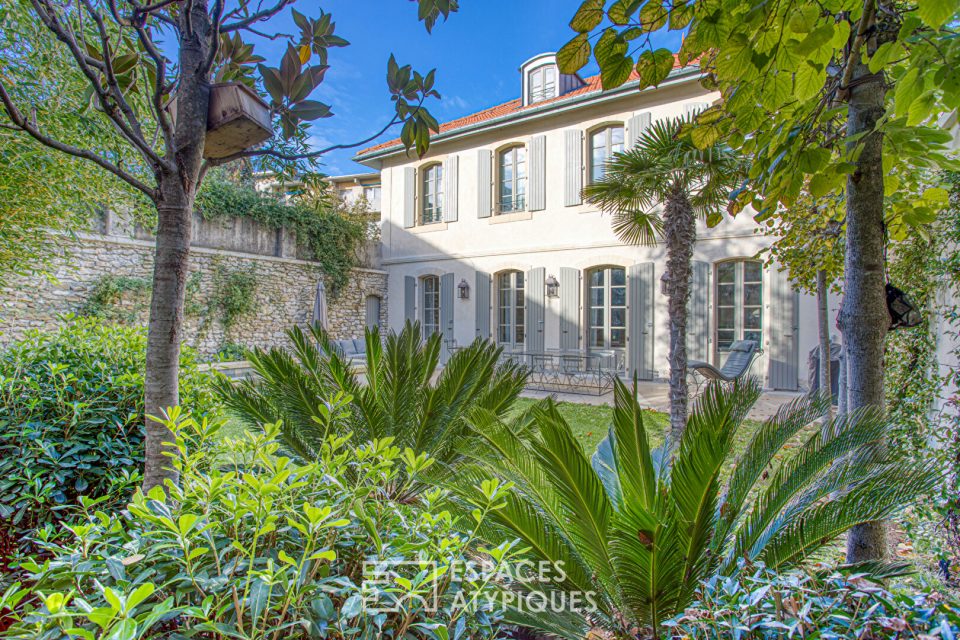 84000 AVIGNON - Maison bourgeoise avec piscine - Réf. 1947