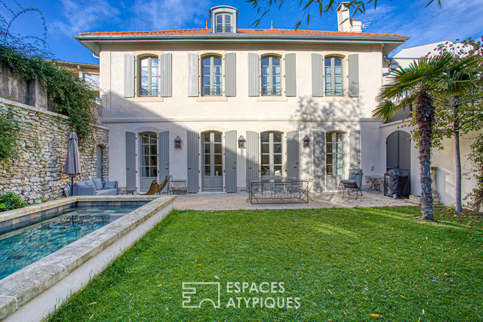 Maison bourgeoise avec piscine