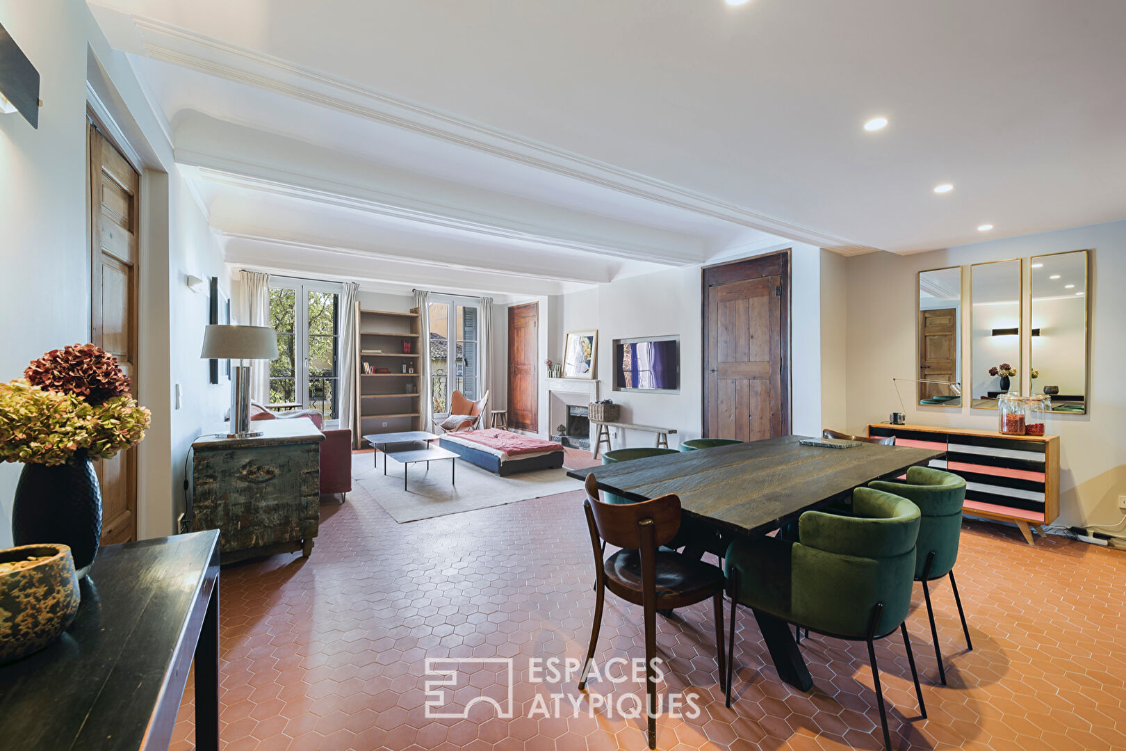 Contemporary tiled apartment