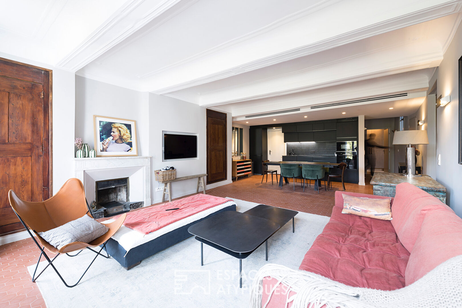 Contemporary tiled apartment