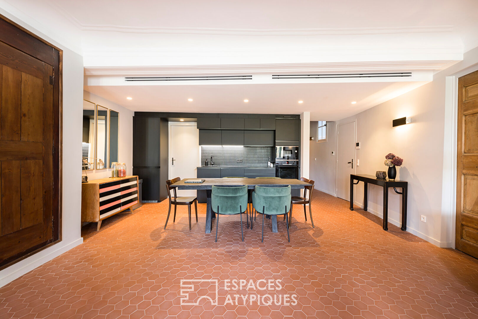 Contemporary tiled apartment