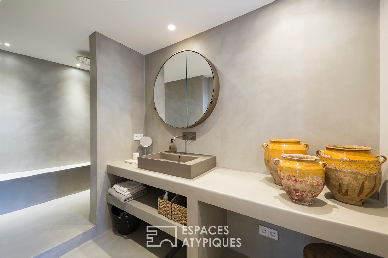 Contemporary tiled apartment