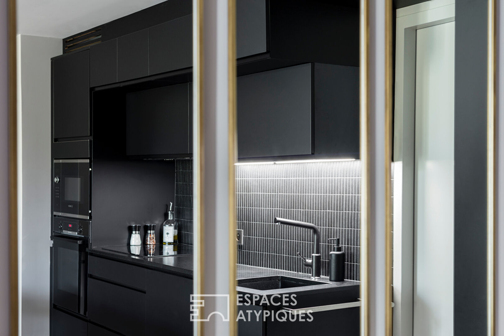 Contemporary tiled apartment