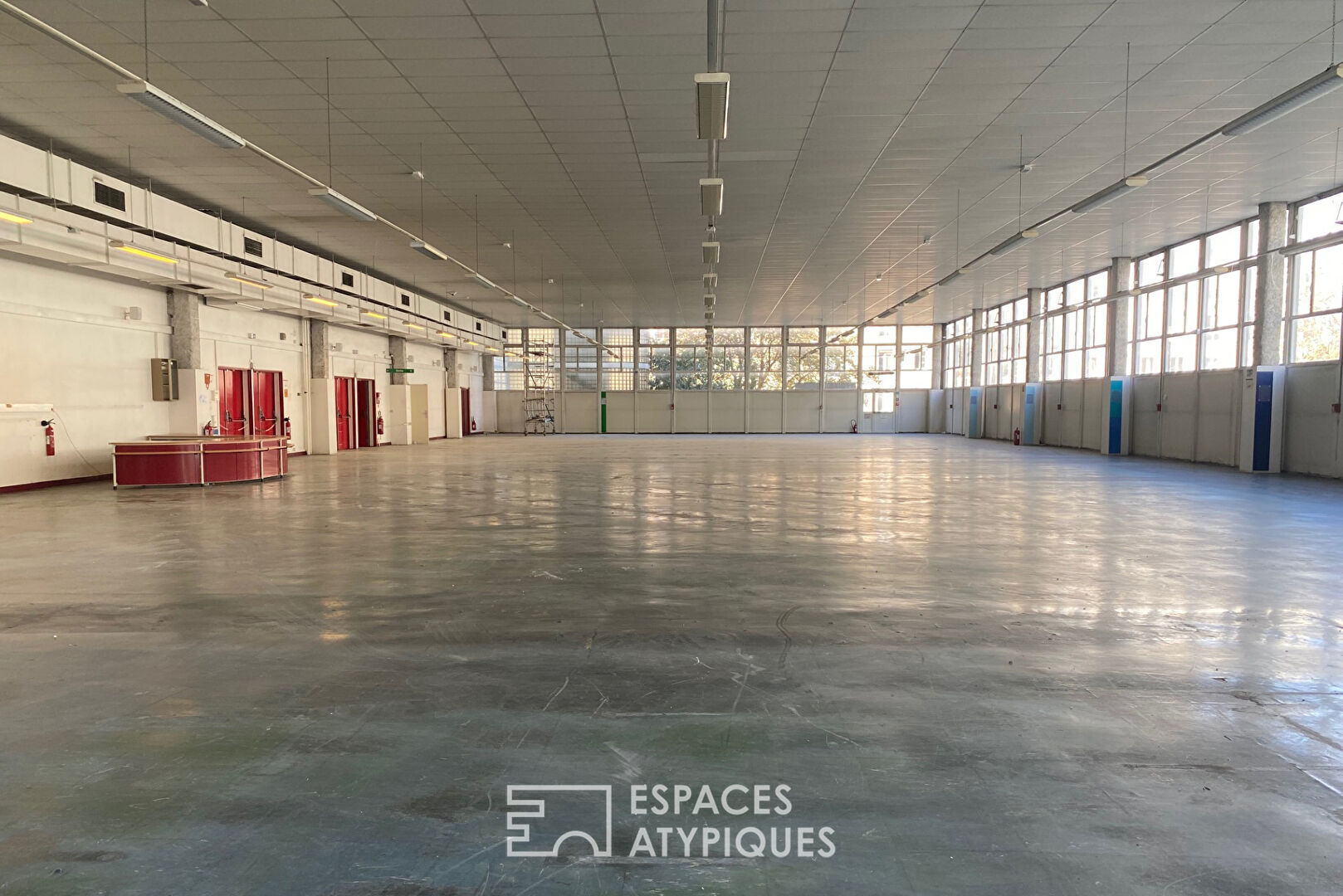 XXL raw space in Paris