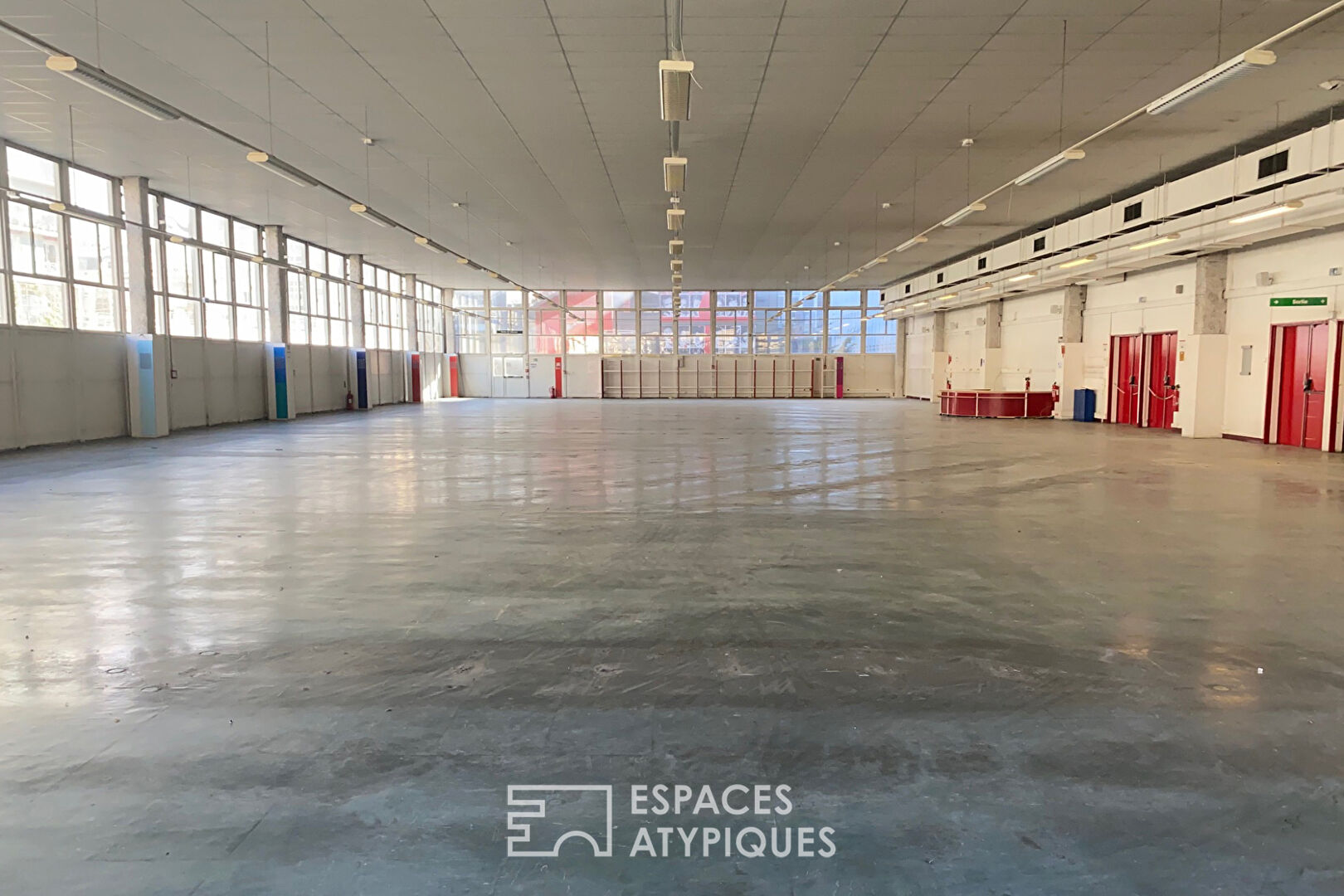XXL raw space in Paris