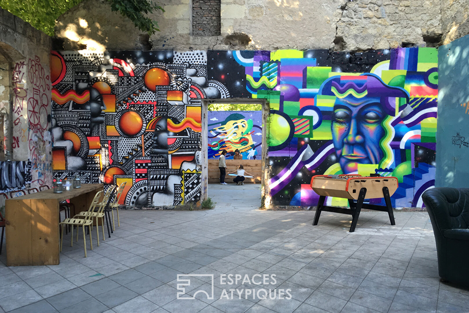 Colorful place in the center of Bordeaux