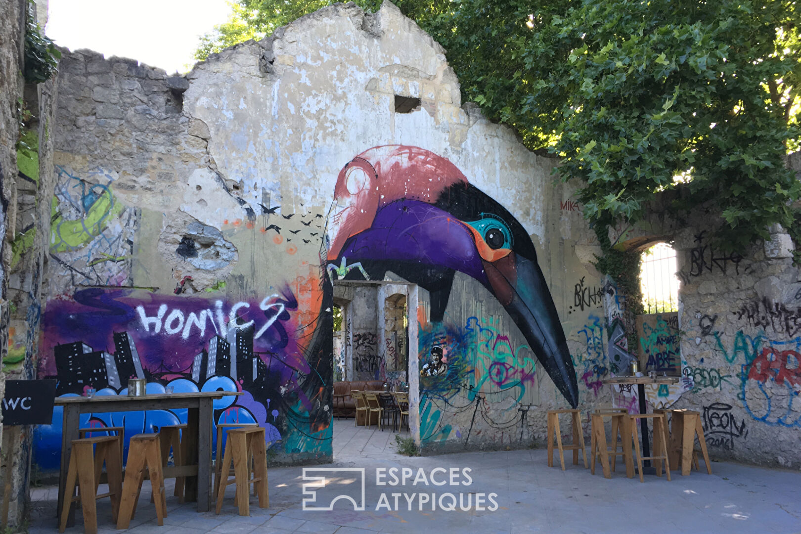 Colorful place in the center of Bordeaux