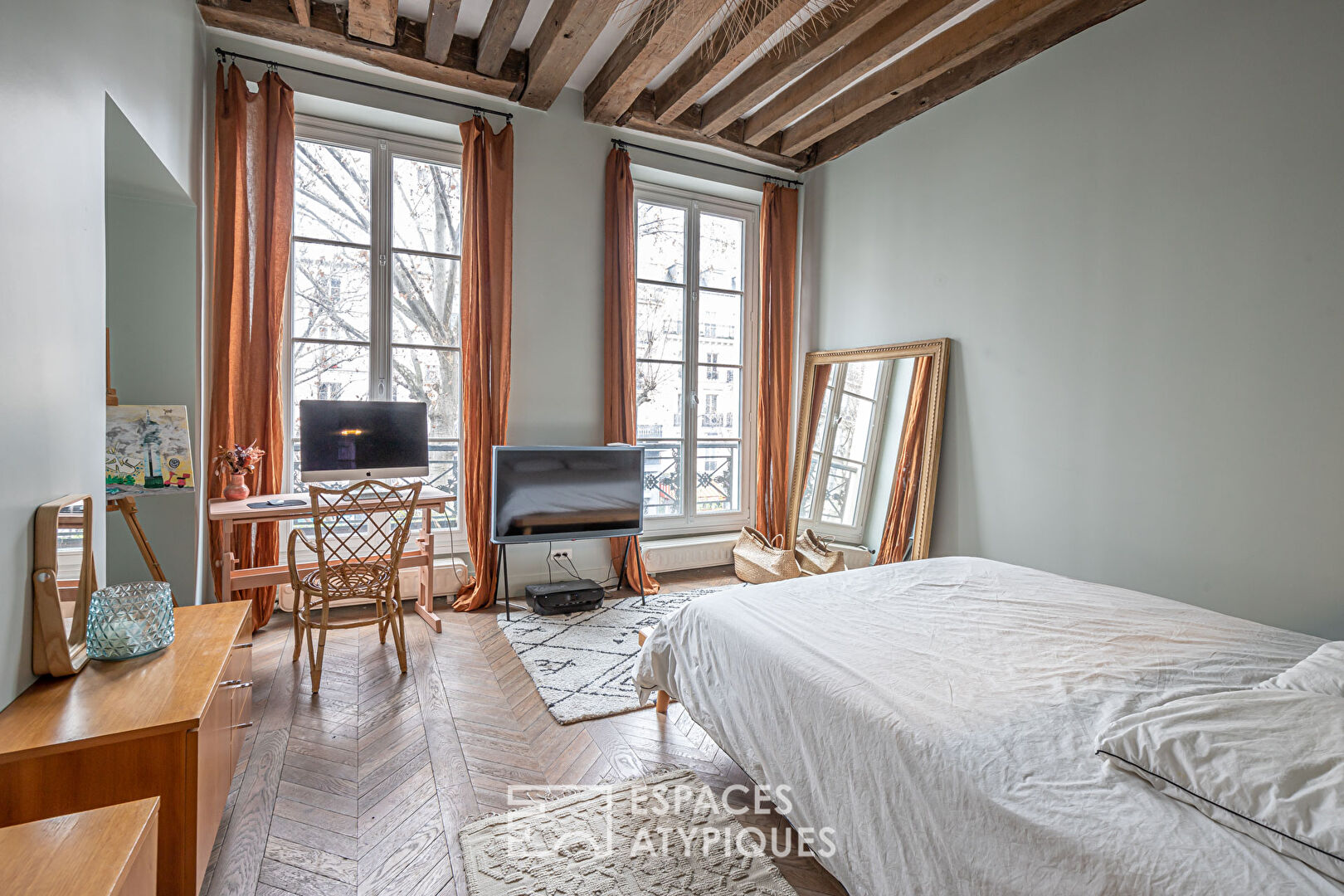 Tastefully renovated old apartment