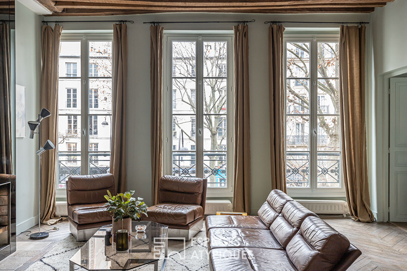 Tastefully renovated old apartment
