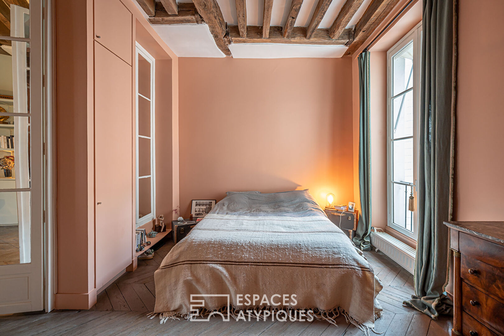 Tastefully renovated old apartment