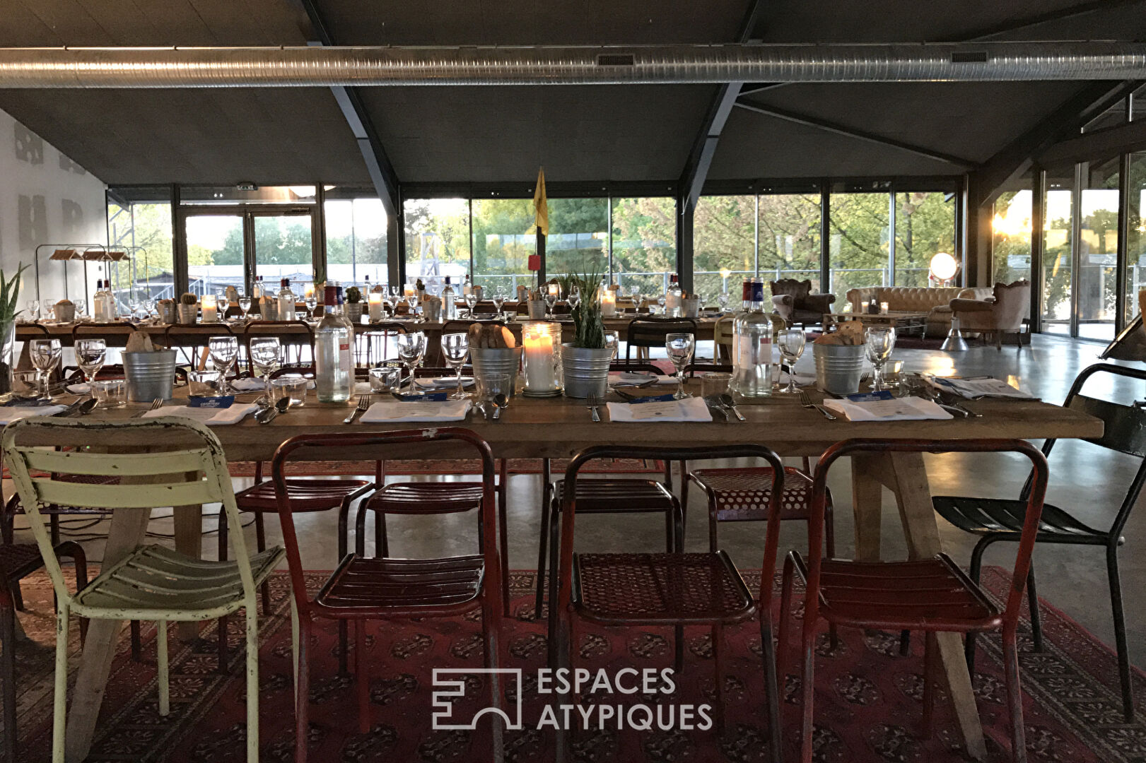 Salle de réception avec vue sur la Garonne