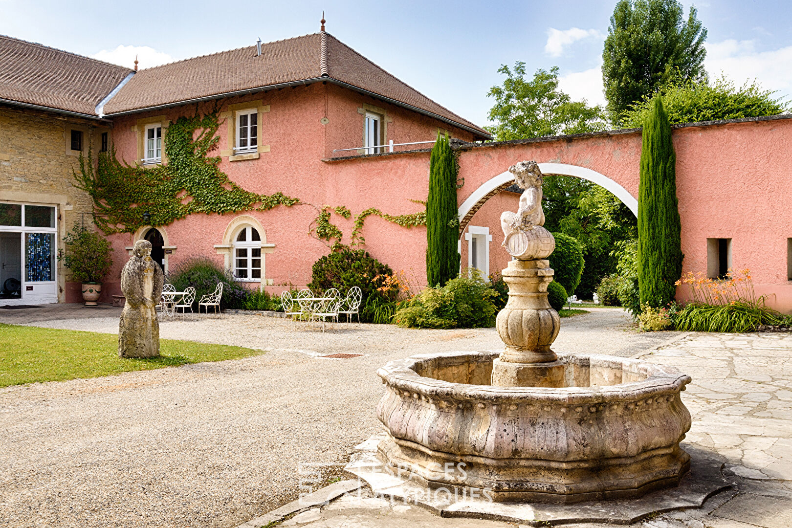 Country castle near Lyon