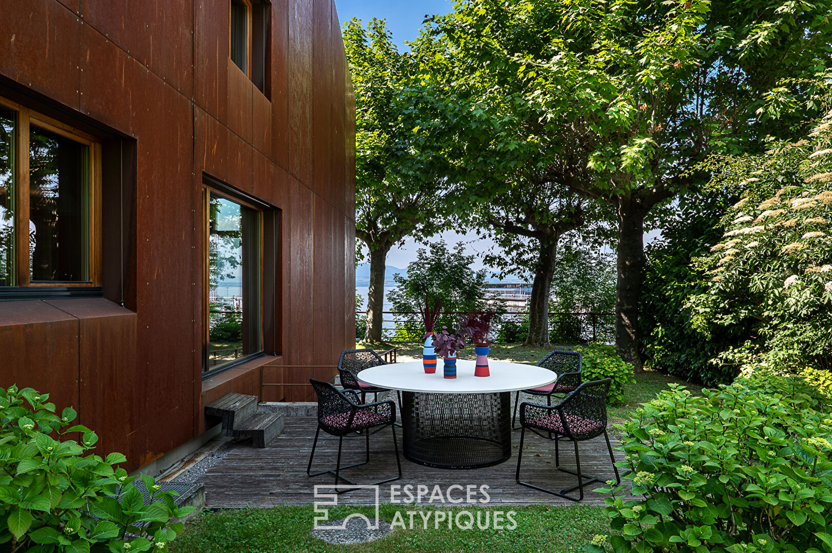 70s architect’s house by the lake