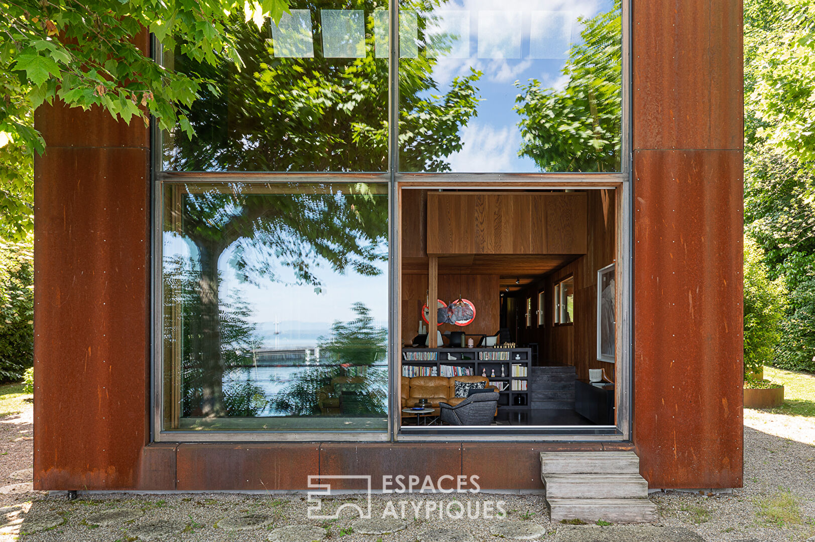 70s architect’s house by the lake