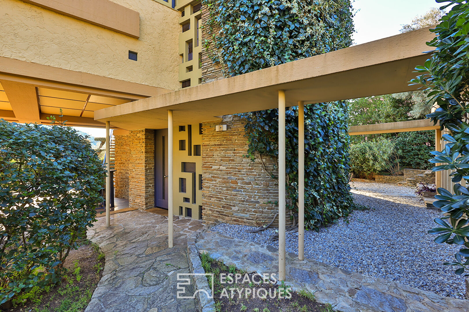 Modernist architect’s villa from the 60’s