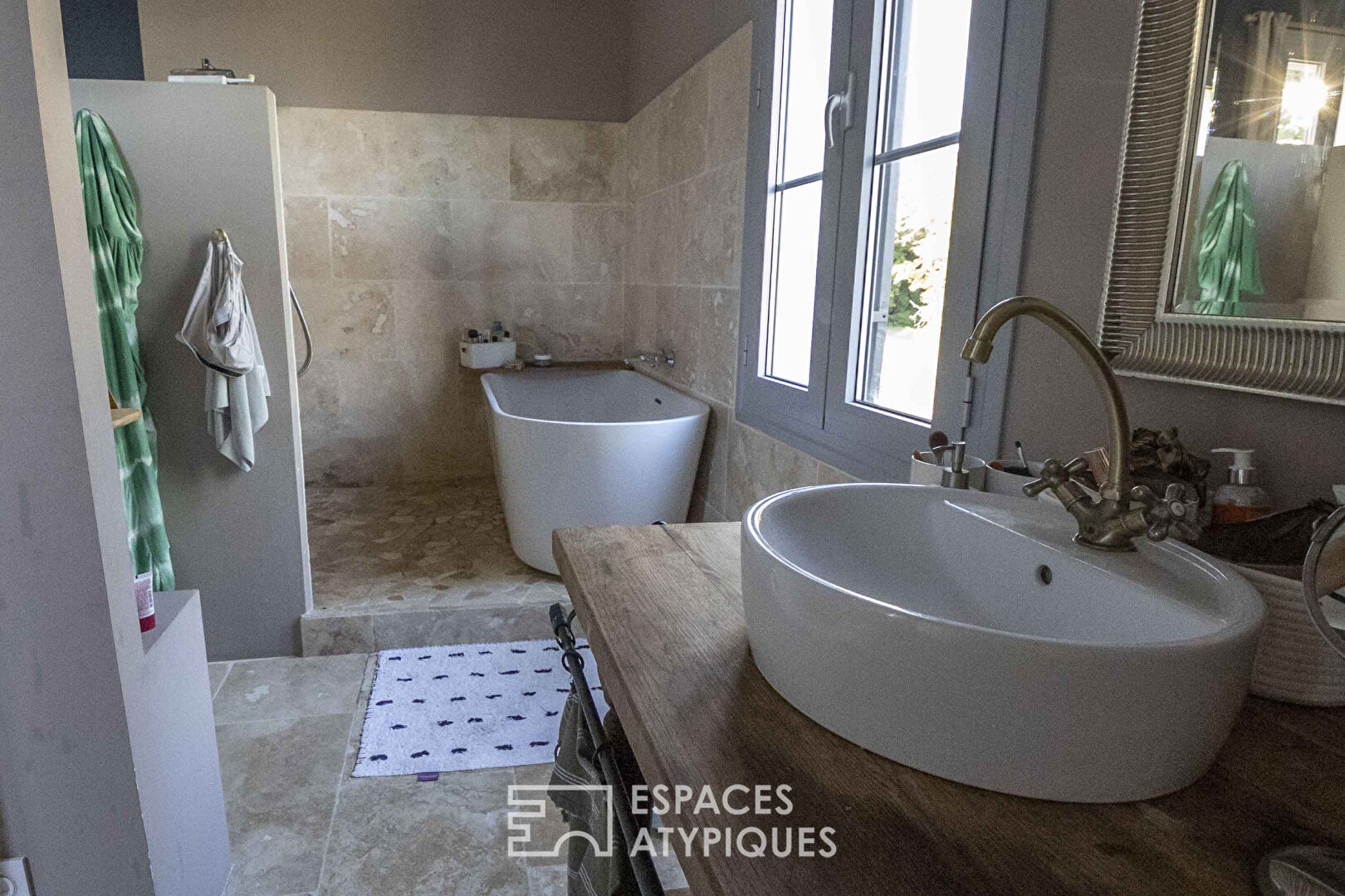 Bâtisse en pierre proche de Bordeaux