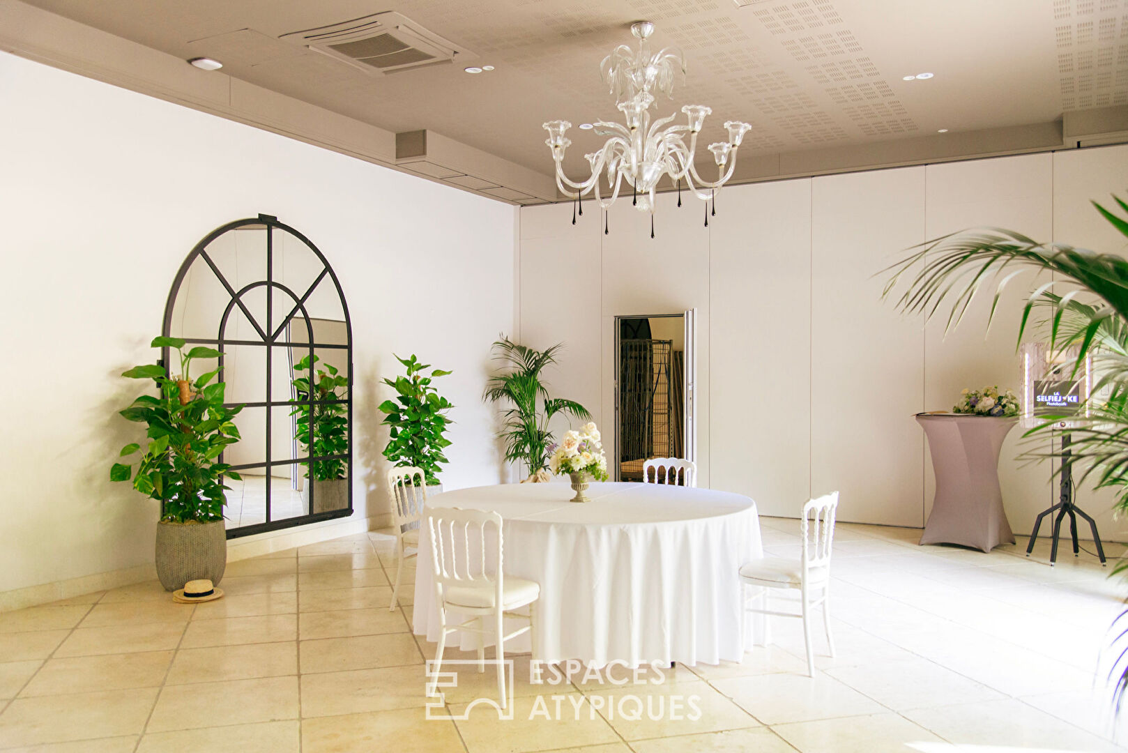 Charming castle in a Provençal setting