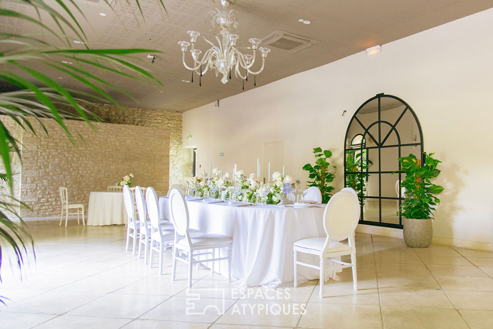 Charming castle in a Provençal setting