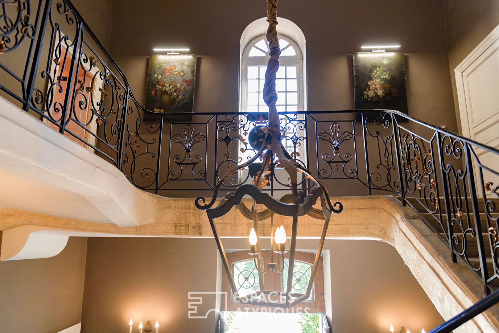 Charming castle in a Provençal setting