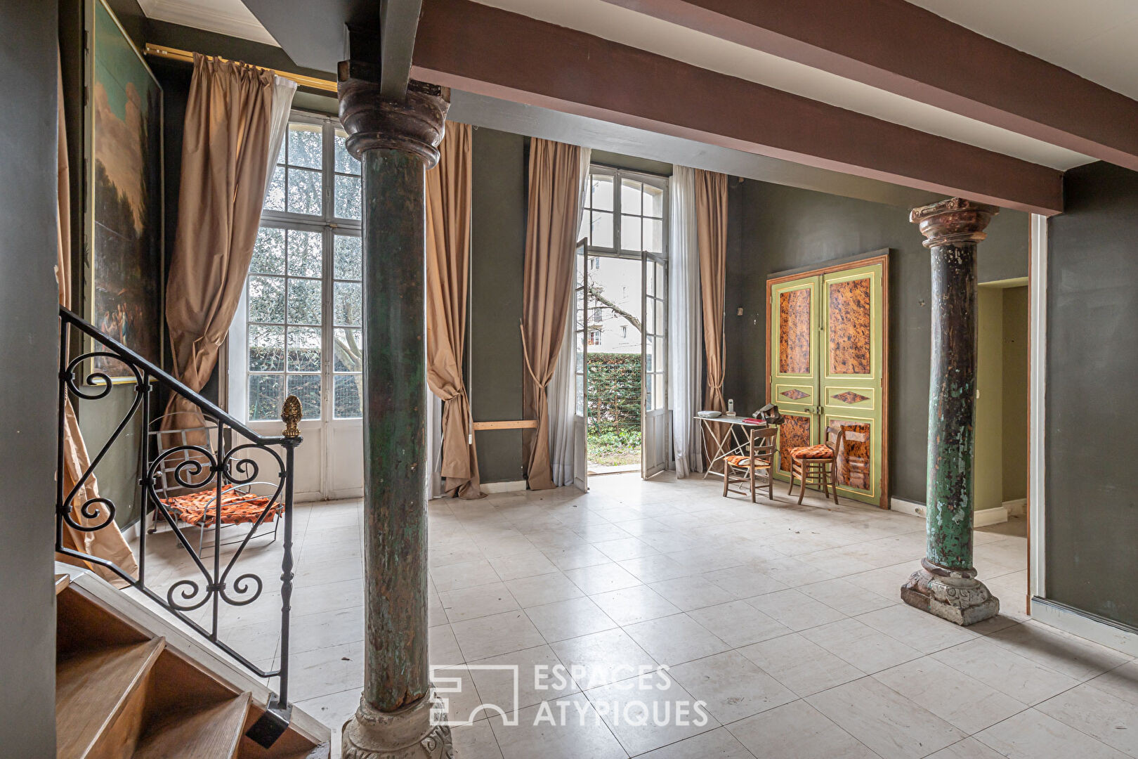 Classic, colorful and empty apartment