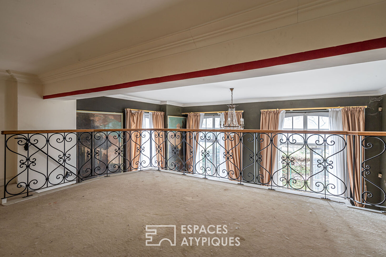 Classic, colorful and empty apartment