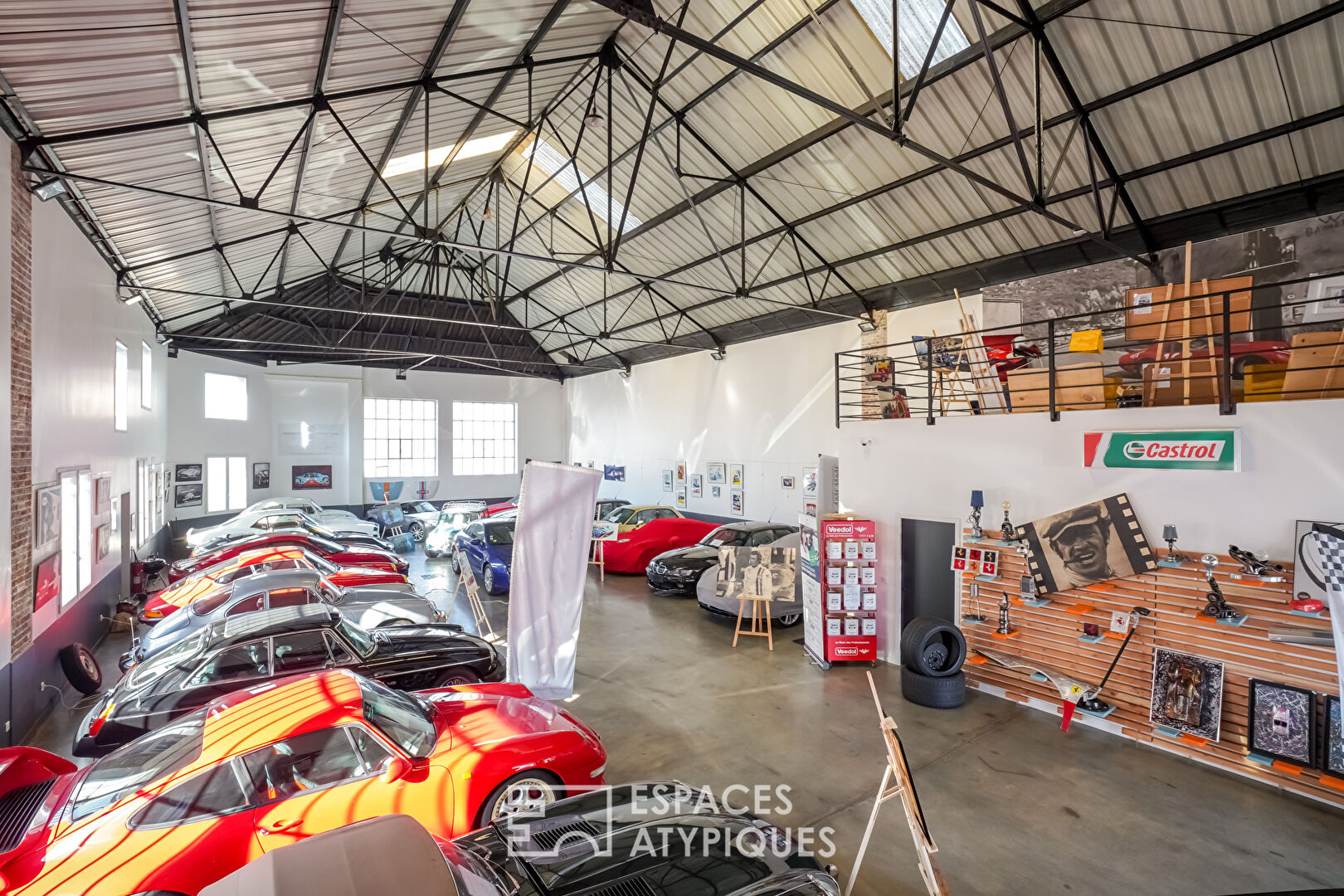 Garage Automobile au style industriel