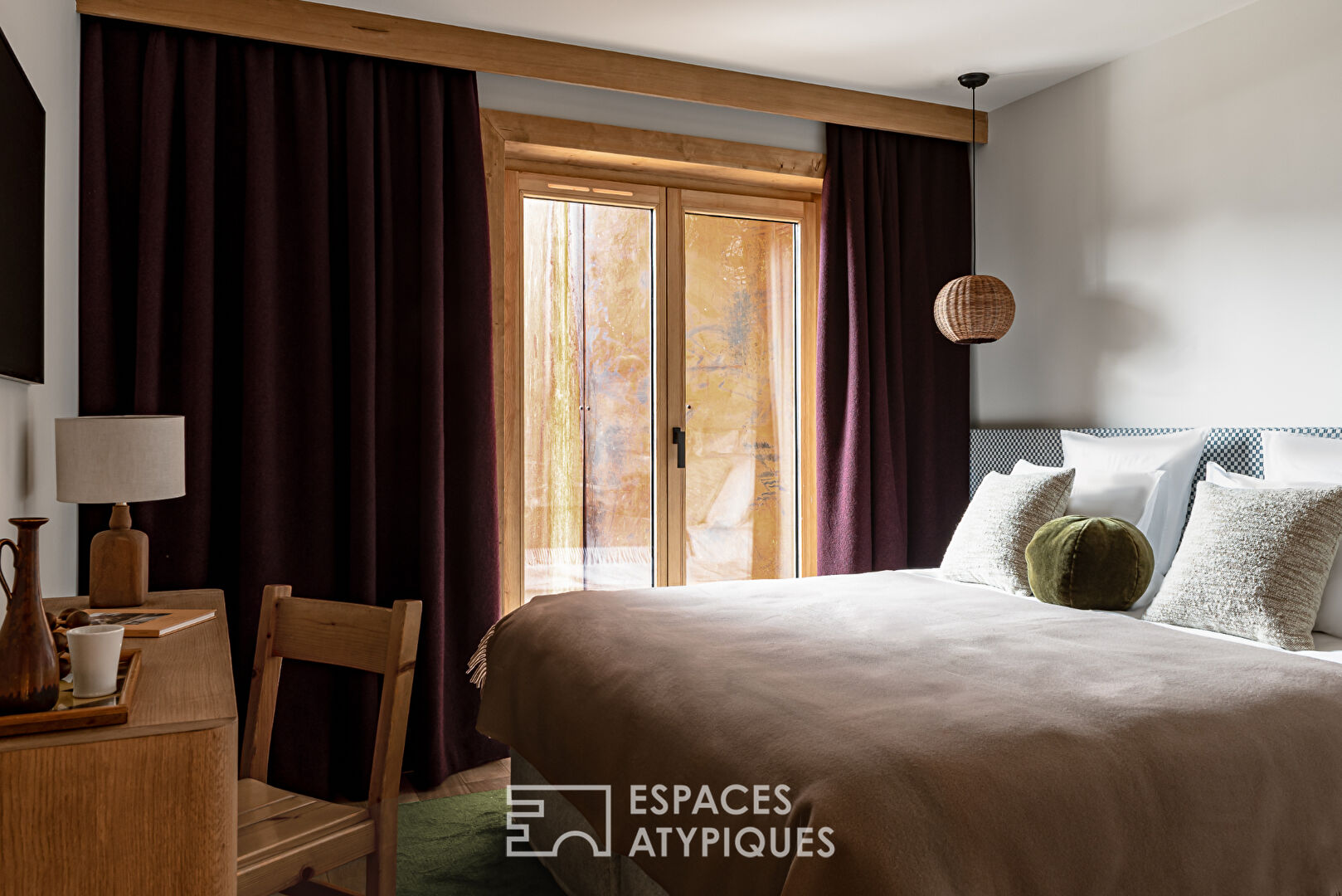Exceptional designer contemporary chalet